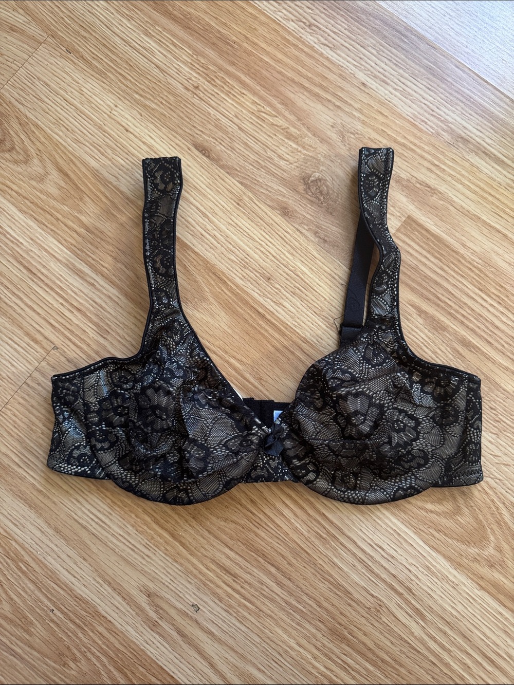 Breezies Lace Underwire Bra 🔅 size 34B